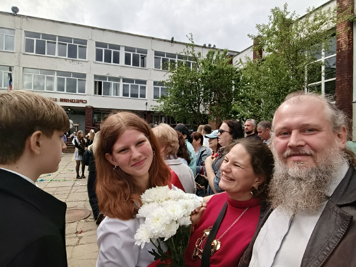 Марию поздравляем с Последним звонком 9-го класса!