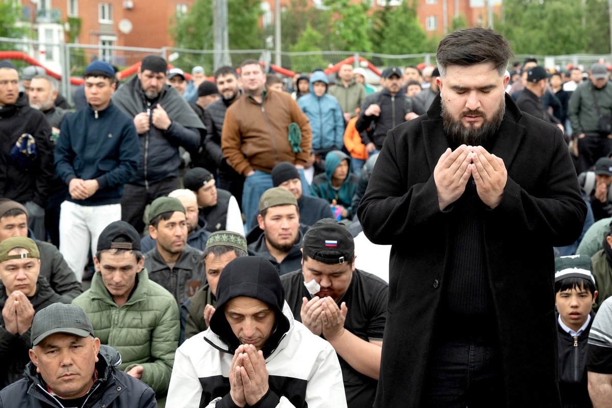    Мусульмане Петербурга отметили Курбан-Байрам./Святослав Акимов/ РГ