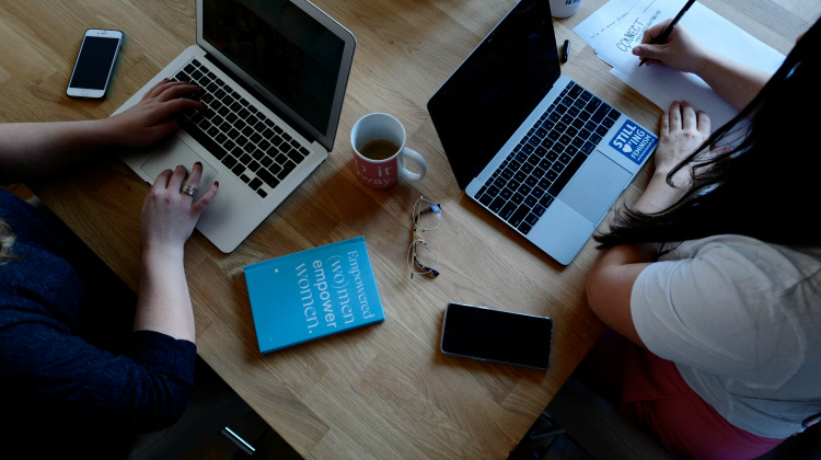     CoWomen/Unsplash