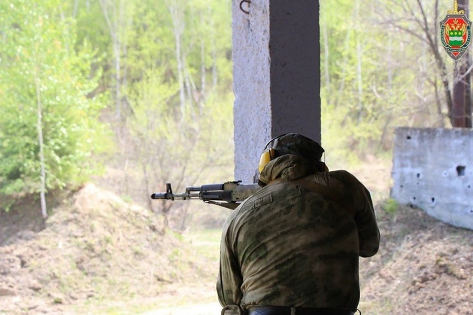    Соревнования по боевому оружию и служебному двоеборью прошли в Благовещенске Фото: УФСБ России по Амурской области