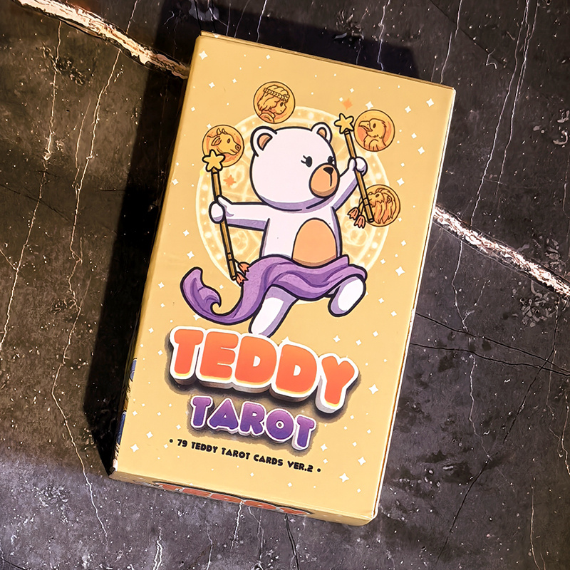 Teddy Tarot: дизайн коробки (фото моё)