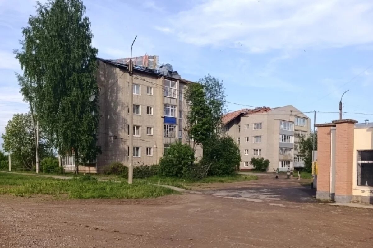    В Пермском крае после урагана повреждены несколько домов и электросети
