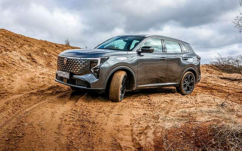 Changan Uni-S. Цена в России от 2 979 900 ₽. Полностью поменялось оформление передней и задней частей кузова. Профиль остался неизменным, машина стала длиннее лишь на 35 мм. Оцинкованы все кузовные панели за исключением крыши.Changan Uni-S 2026 тест за рулем
📷
