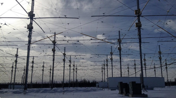 поле из 180 антенн проекта HAARP 