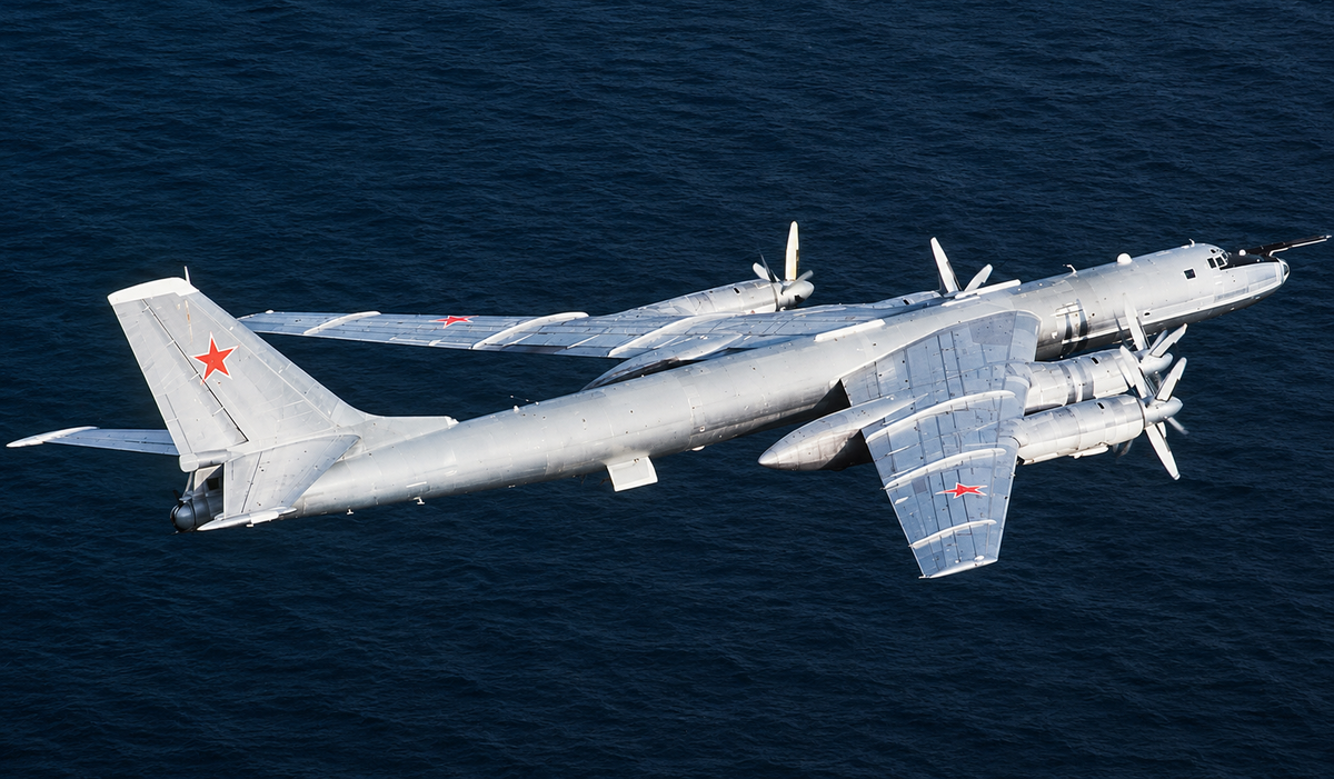 Ту-142