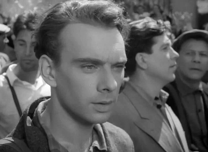Кадр из фильма «Летят журавли» (1957). Скриншот.
