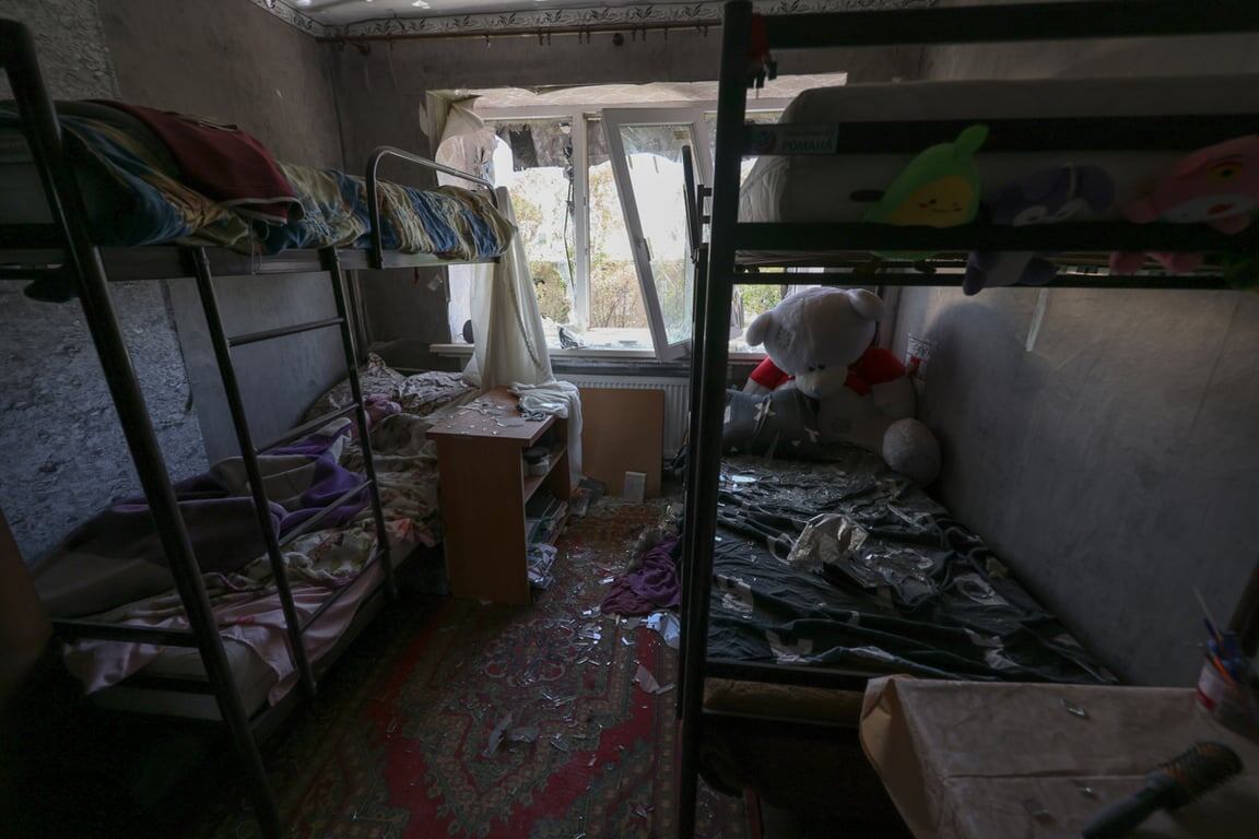 Здание общежития колледжа в Старобельске Луганской области, Украина, 24 мая 2026 года. Фото: Сергей Ильницкий / EPA