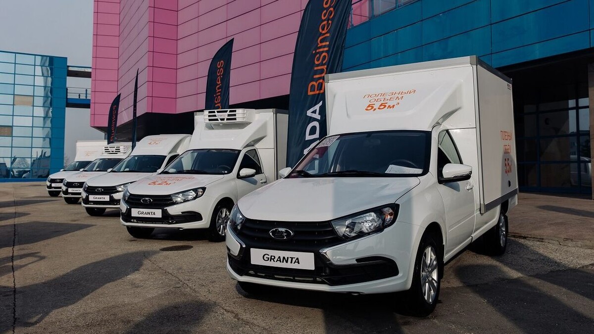    Коммерческие LADA Granta. Фото АвтоВАЗ