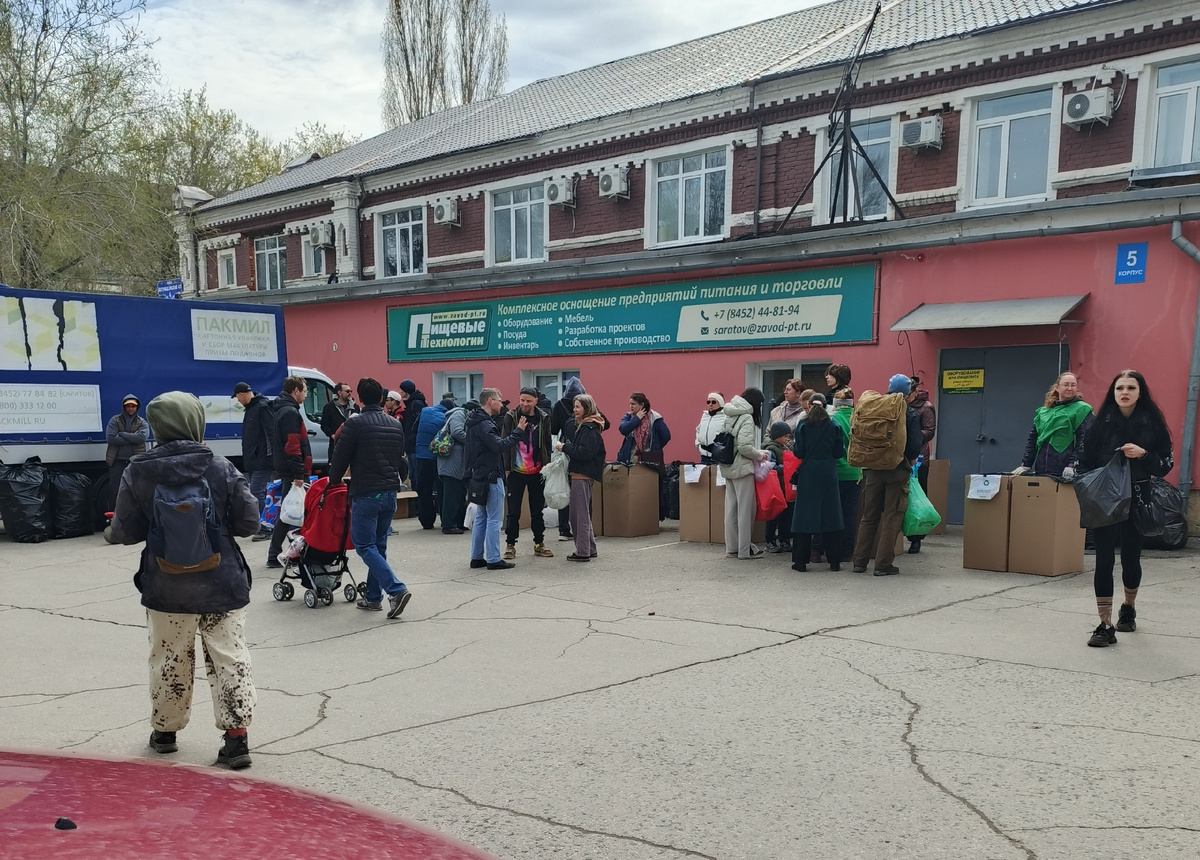 Экологическая акция про сбору вторсырья от экодвижения "Зеленый Бык", г.Саратов