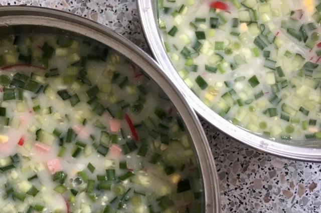    Окрошка - не только вкусное, но и полезное блюдо, если готовить её правильно. Фото: АиФ