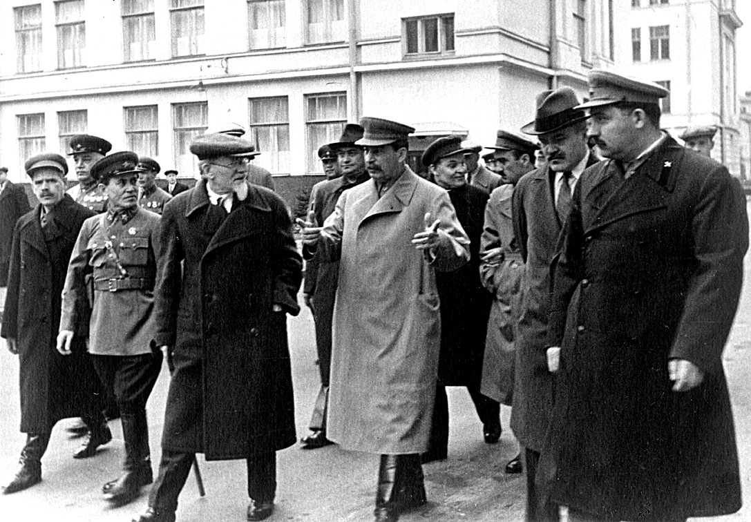 Иосиф Сталин и руководство СССР, 1937 год. фото из ria.ru