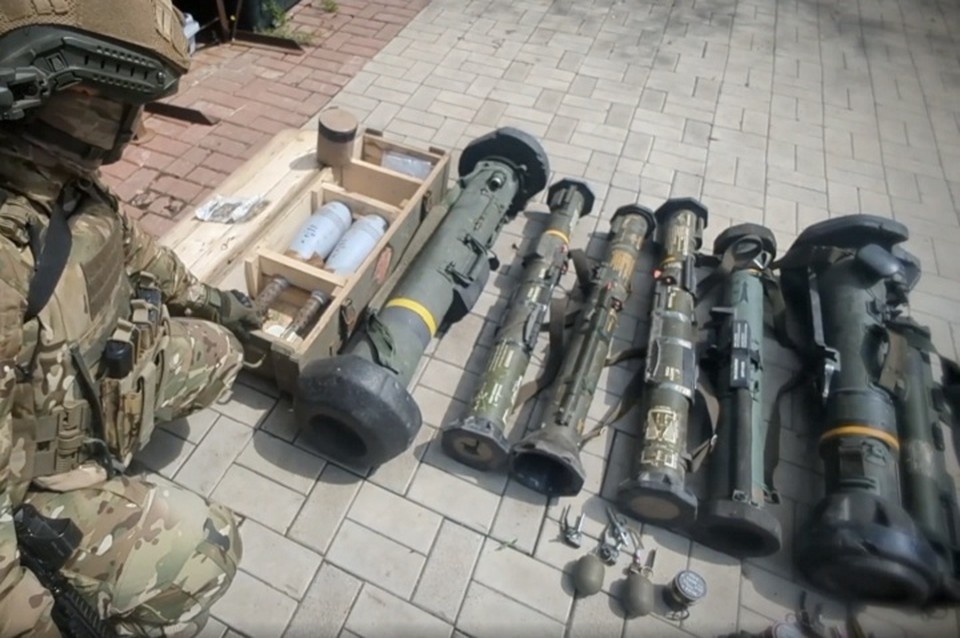    Все изъятое вооружение и боеприпасы были переданы в Министерство обороны РФ. Фото: УФСБ России по ДНР