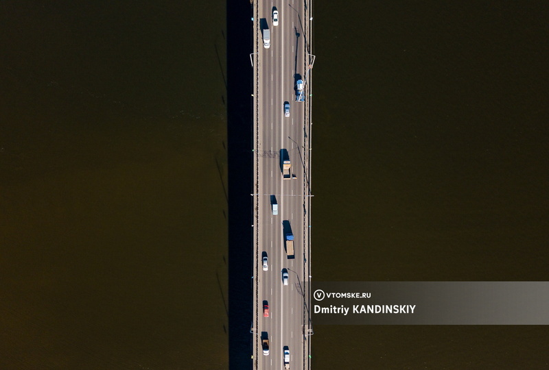 Рабочему, повредившему руку при очистке Северного моста, выплатят 350 тыс руб