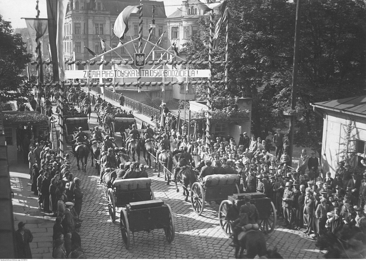 Парад польской армии в Тешине, октябрь 1938 года.