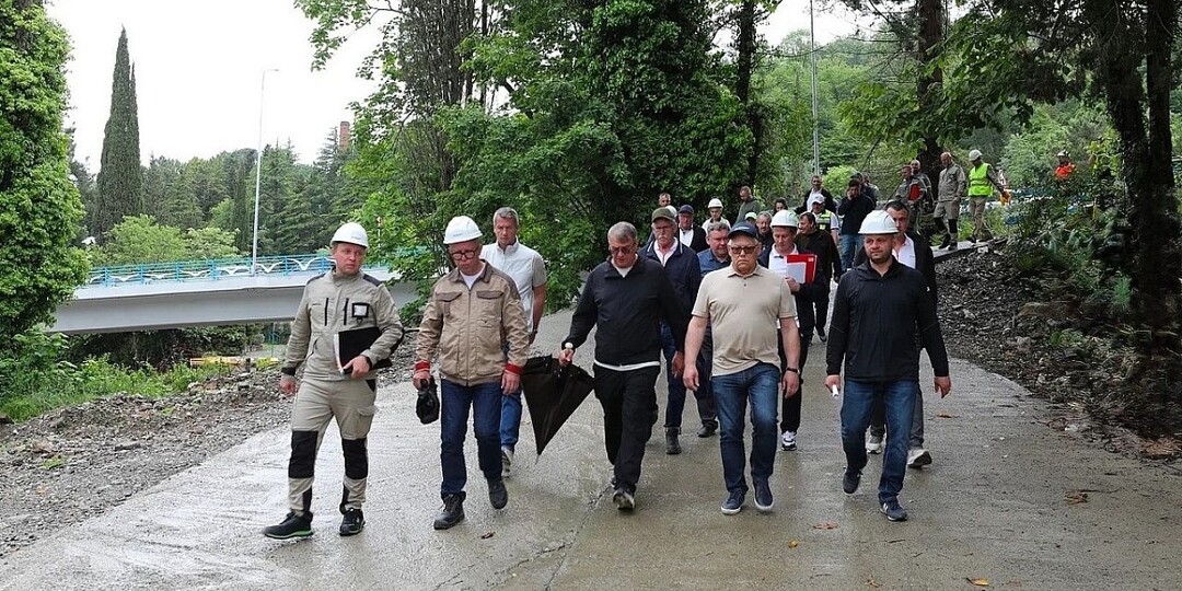 Ход строительства обхода Адлера проверил глава «Автодора»