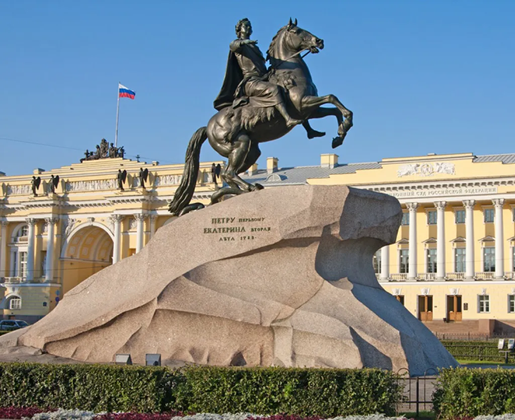 Источник фото (фрагмент): https://www.culture.ru/institutes/10726/mednyi-vsadnik