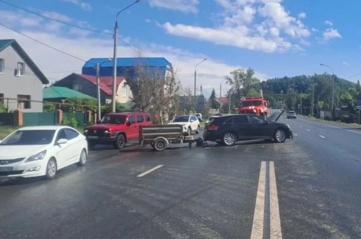   В Самарской области в ДТП Toyota Venza и ВАЗ пострадала 7-летняя девочка
