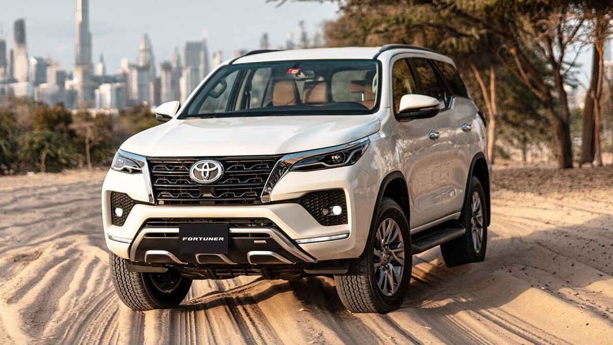    Toyota Fortuner. Фото Toyota