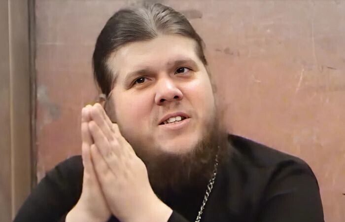 Андрей Попов.