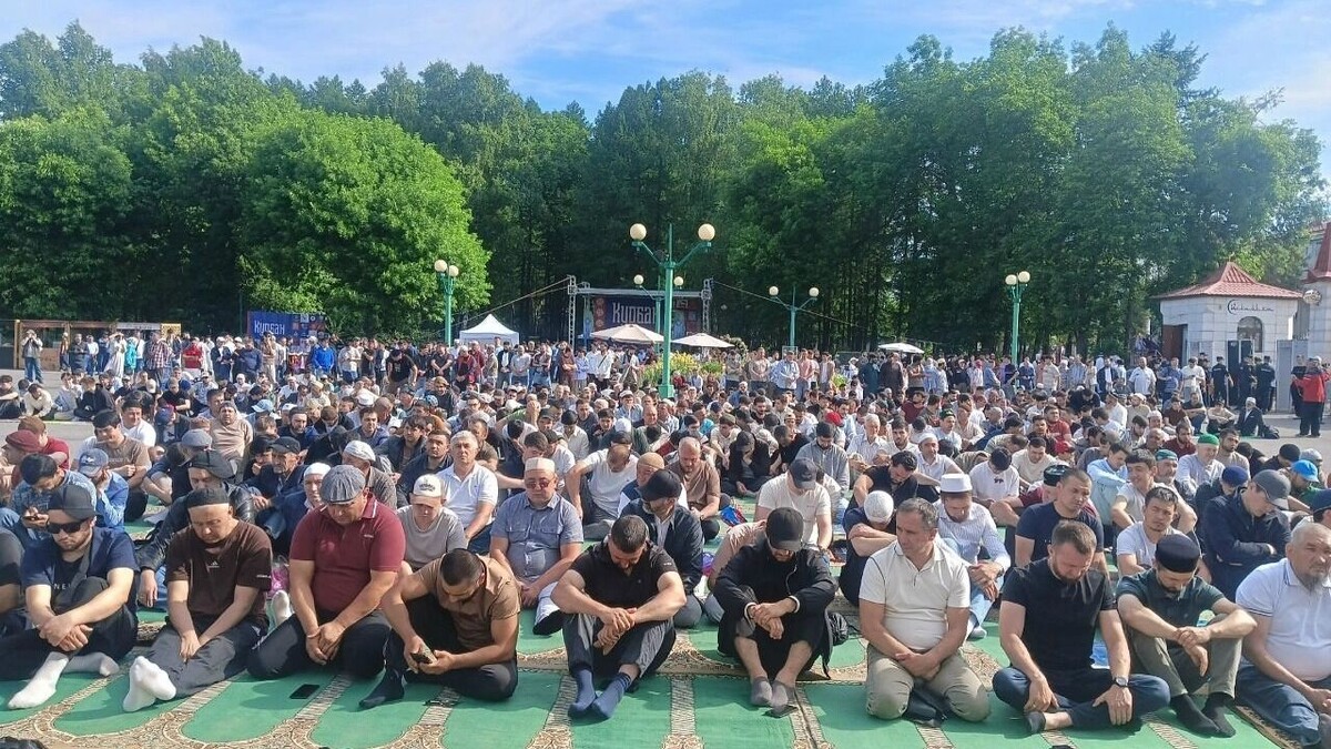    Праздничное утро в мечети «Ляля-Тюльпан» в Уфе, 27 мая 2026   Айгуль Сабитова / mkset.ru