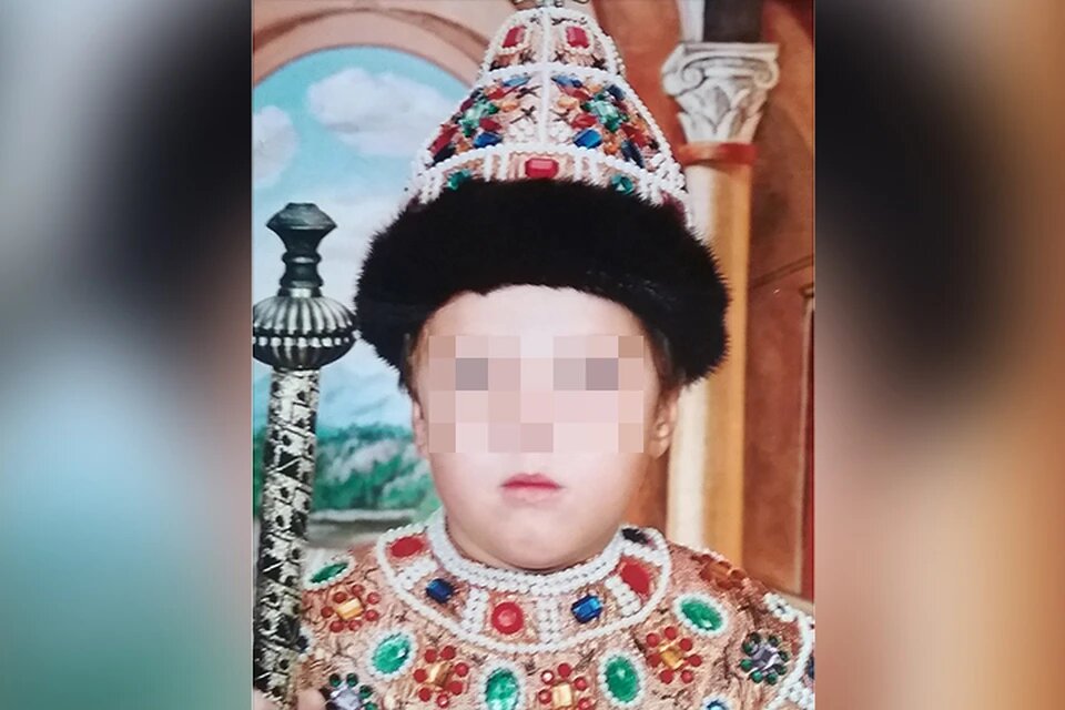 Маленький Гена готов продать почку, чтобы построить дом. Фото: из семейного архива.