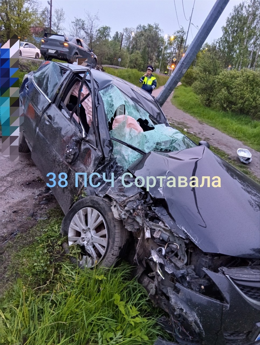    Опубликованы фото с места страшного ДТП в городе Сортавала© 38 пожарно-спасательная часть г. Сортавала