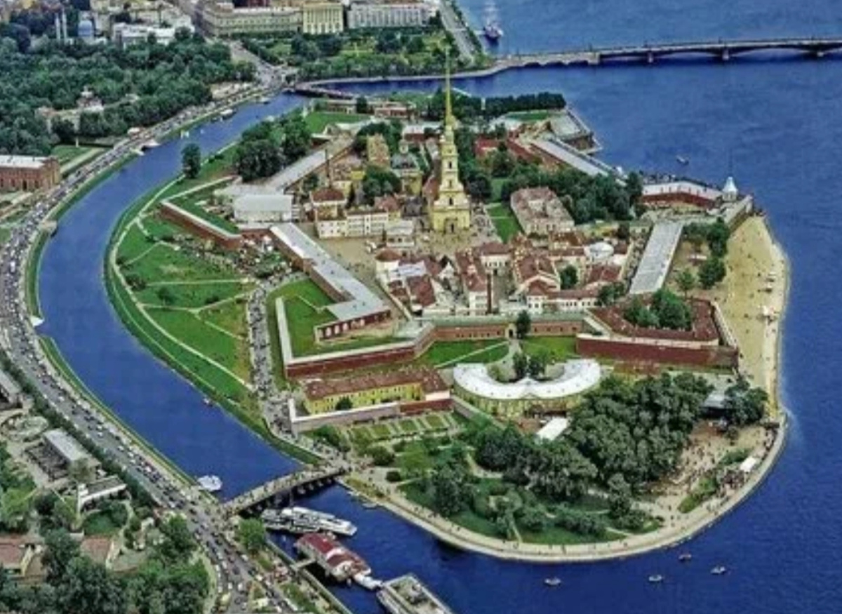 Заячий остров и Петропавловская крепость 