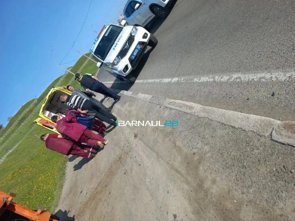    Перевернувшийся трактор. Источник: Barnaul 22