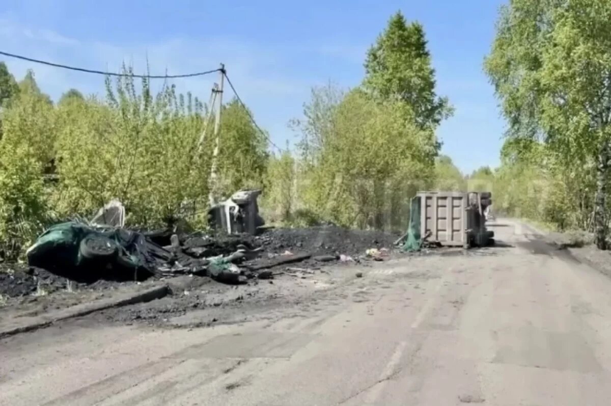    В Осинниках из-за ДТП с гружёным углём грузовиком пострадали пять человек