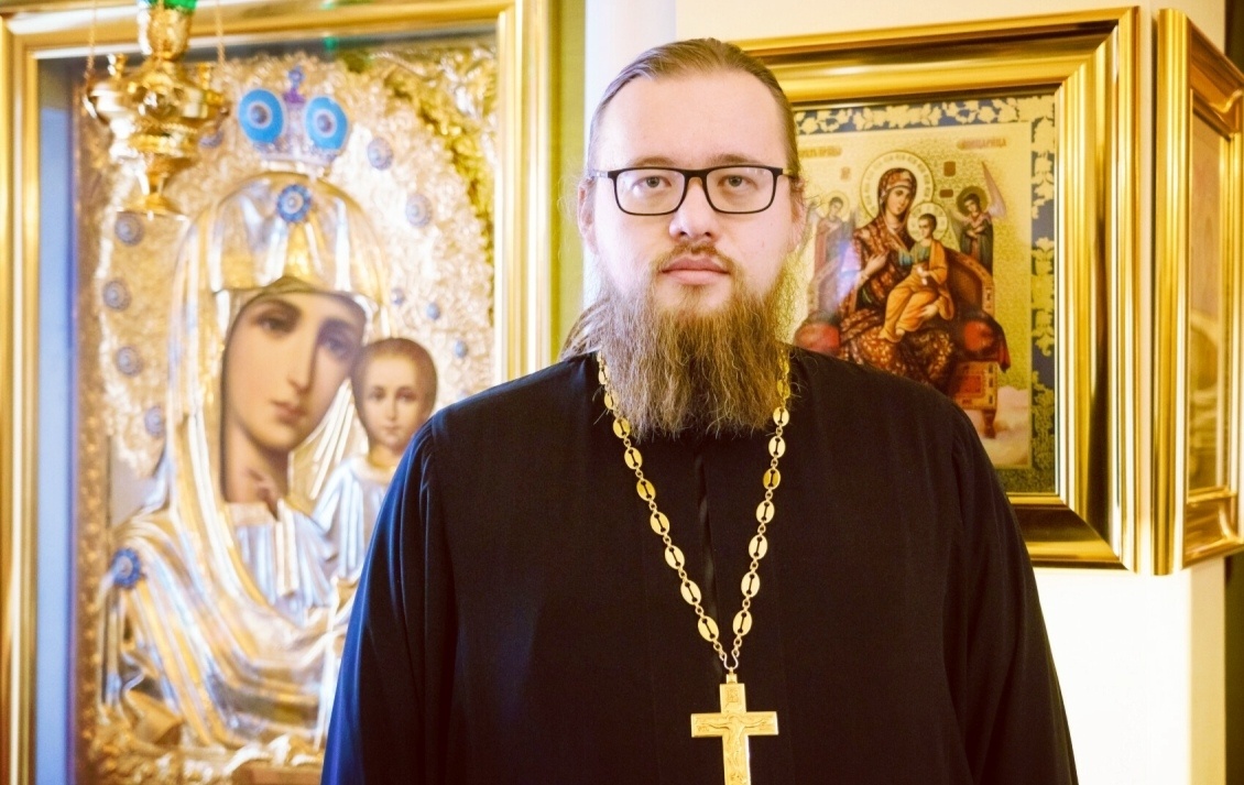 Александр Ермолин — иерей, настоятель храма Смоленской иконы Божией Матери в селе Соловцово и храма Блаженной Матроны и Ксении Петербургской в Казани. Председатель миссонерского отдела Казанской епархии, проректор по учебной работе Казанской православной духовной семинарии.