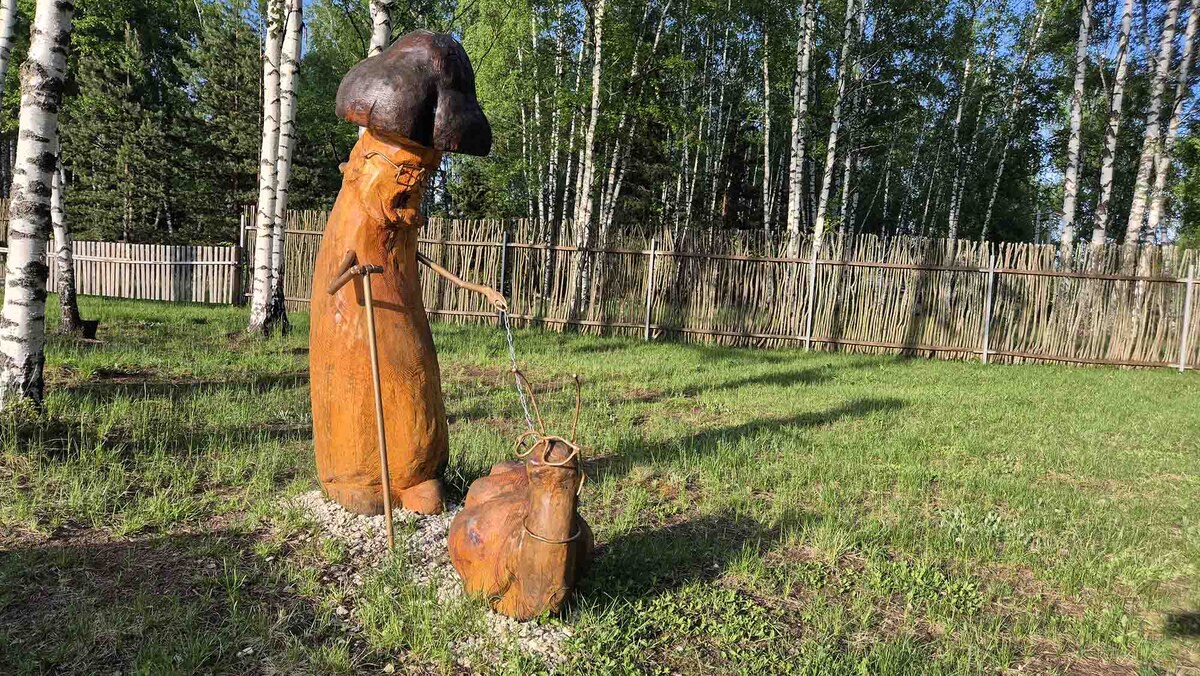 Фигуры создавались участниками фестиваля садово-паркового искусства