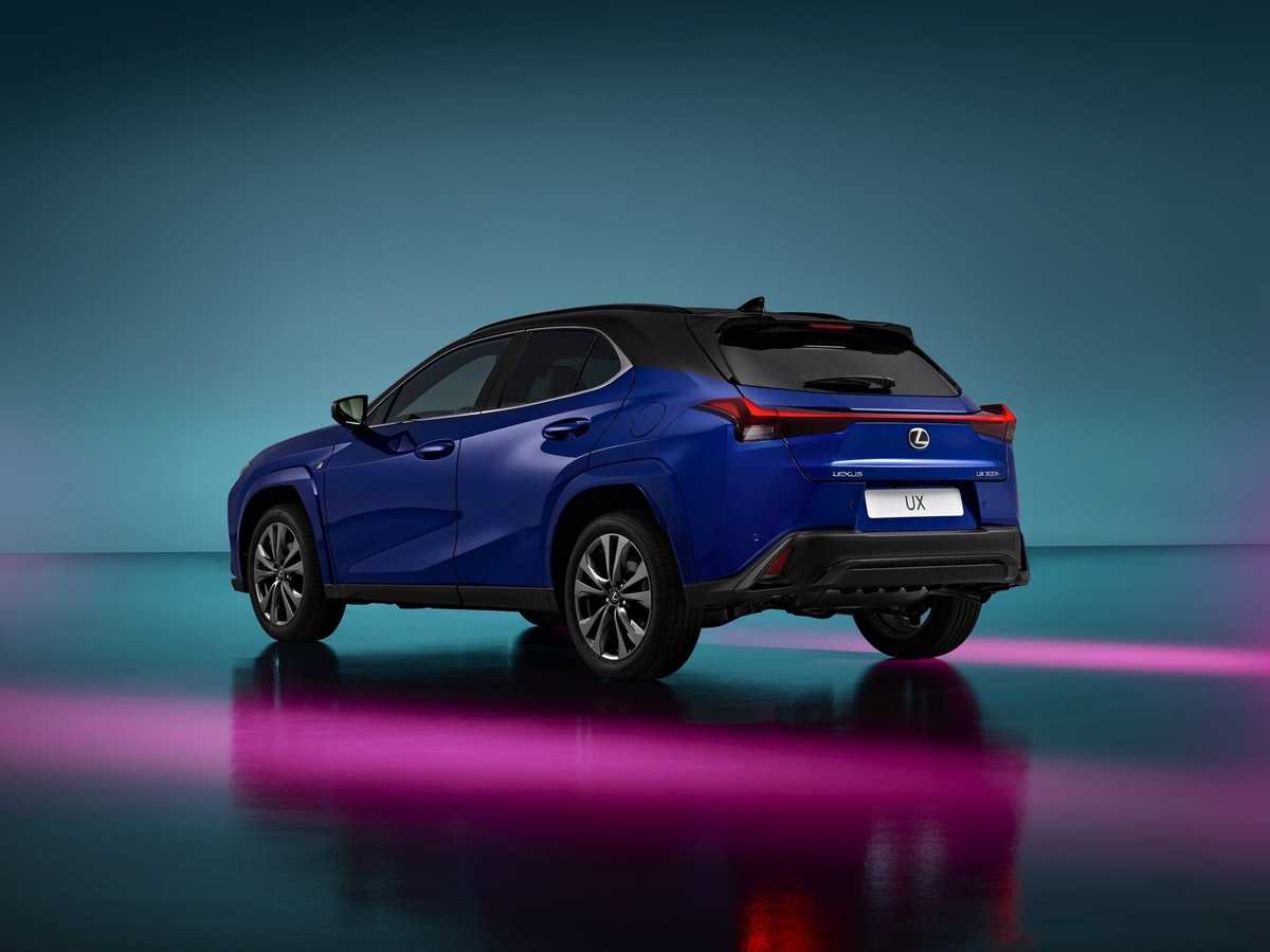    Новый Lexus UX будет гибридным