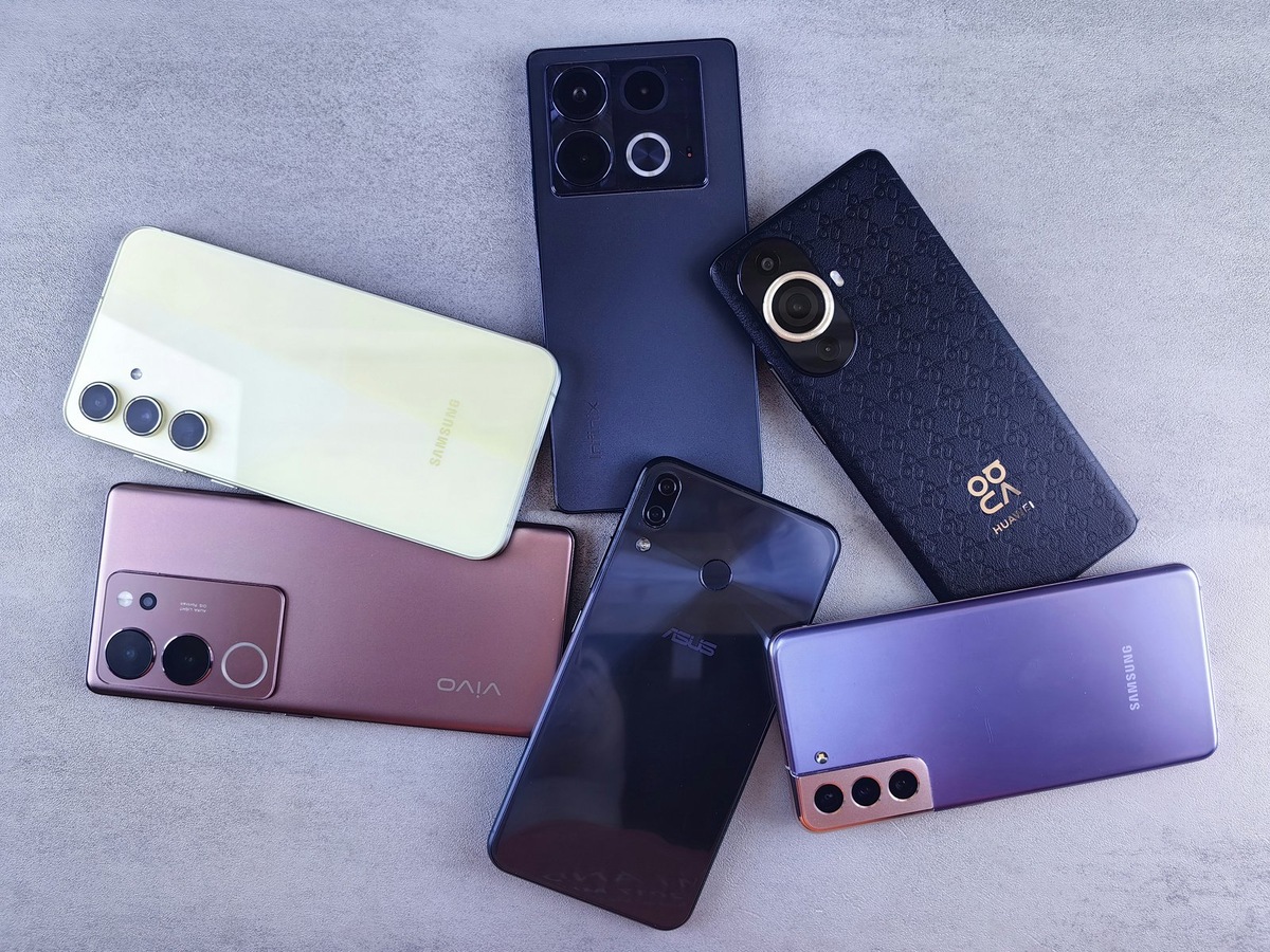    Все больше людей используют сразу несколько смартфонов