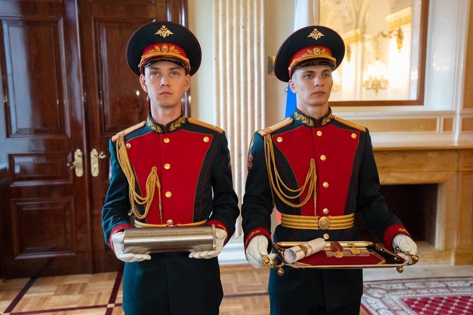    Капсула выполнена из нержавеющей стали в виде цилиндра. Фото: Александр Бельский