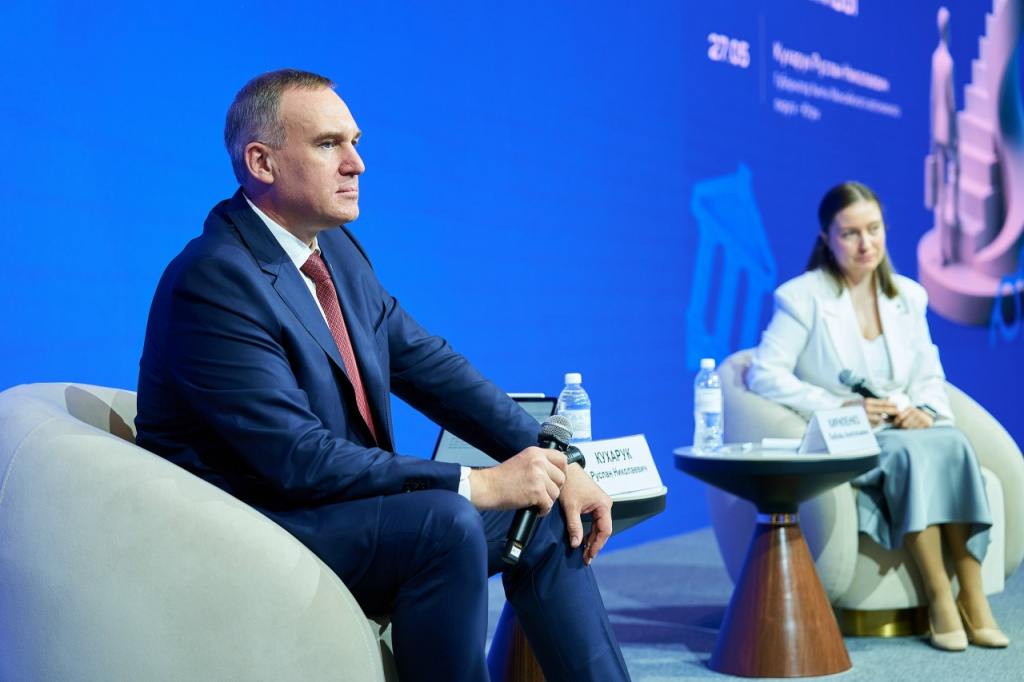    Руслан Кухарук провёл профориентационную встречу со старшеклассниками Югры