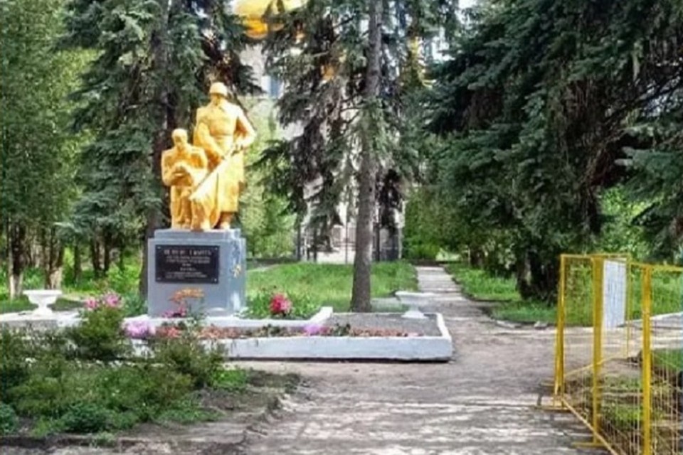    В Ждановке в рамках национального проекта «Инфраструктура для жизни» продолжают благоустраивать общественную территорию. Фото: Минстрой ДНР