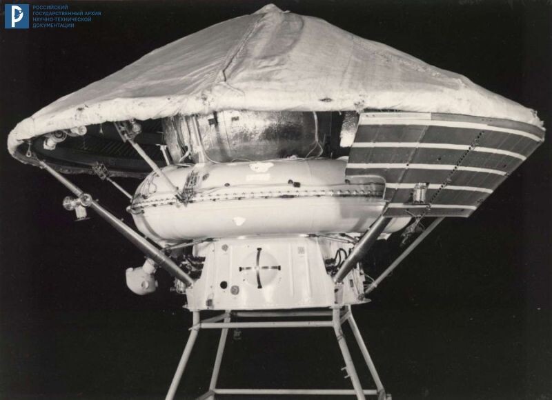 Общий вид спускаемого аппарата АМС «Марс-3». 1971. РГАНТД. Ф. 24. Оп. 1-1. Д. 75. Л. 19