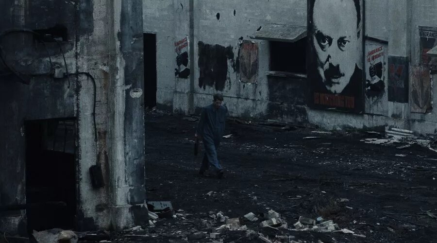  Кадр из фильма «1984» (реж. Майкл Рэдфорд, 1984)