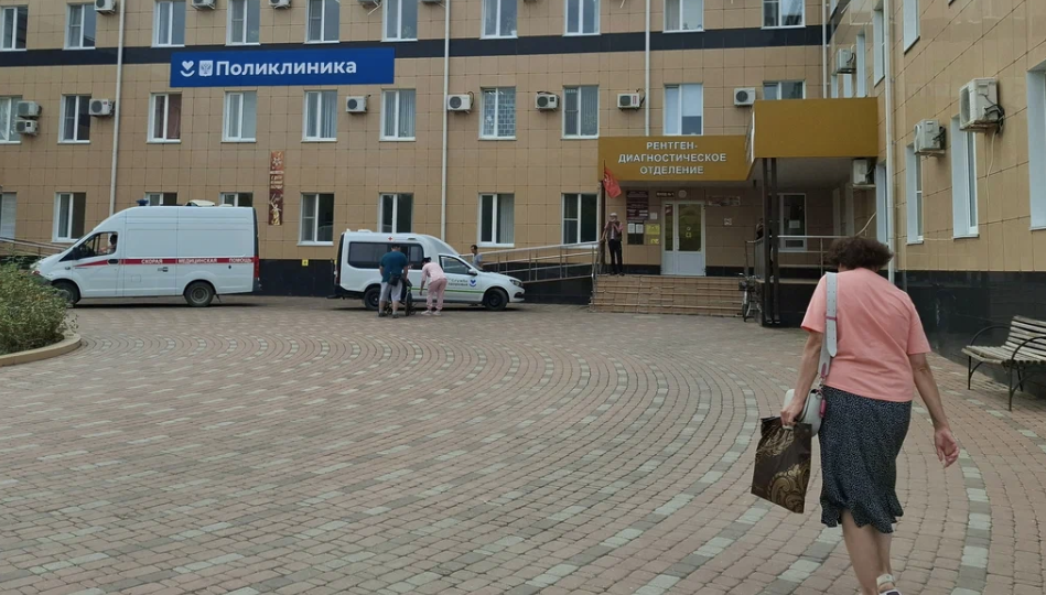 К хирургу, лору и окулисту — без терапевта: что говорят врачи и Минздрав