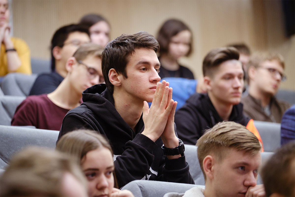 Shutterstock📷Вузы обязаны проводить вступительные испытания для выпускников колледжей и техникумов