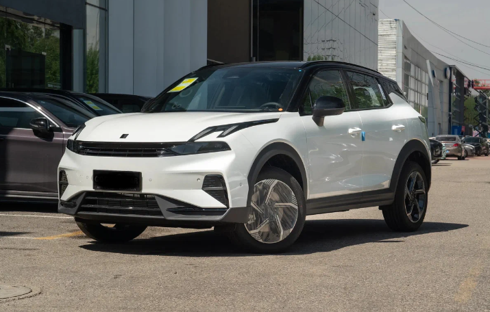 Lynk & Co 06 (фото auto.ru)