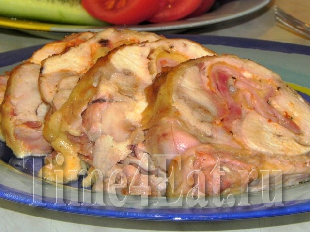 Куриный рулет с сыром и ветчиной