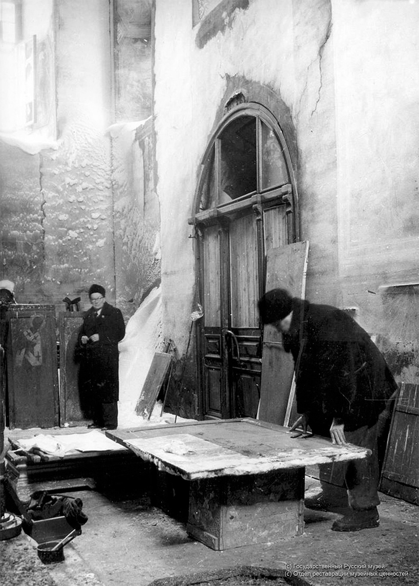 Тихвинский монастырь, зима 1956