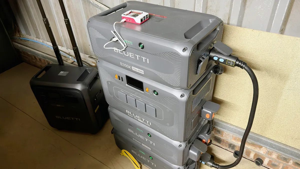 Инженер из Великобритании поделился опытом создания собственного Wi-Fi-роутера на базе Raspberry Pi, который интегрируется со спутниковым интернетом Starlink и позволяет управлять солнечной энергосистемой. Решение оказалось не только экономичным, но и гибким в настройке, что дела

Источник изображения: ZDNet