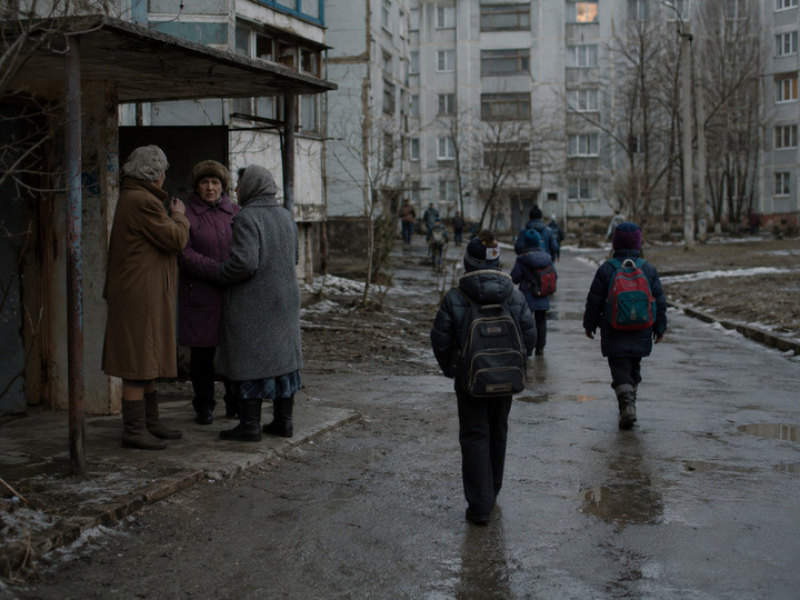     Новоуральск долго не верил, что опасность живет внутри. Коллаж: генерация ChatGPT
