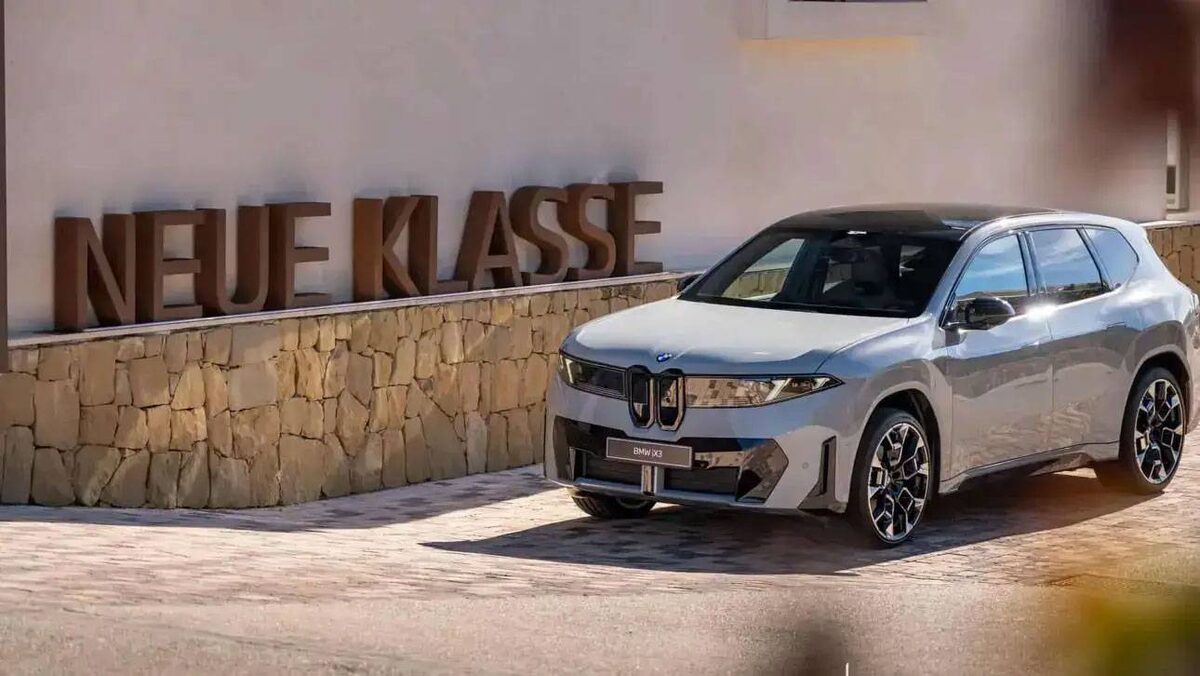    press.bmwgroup.com