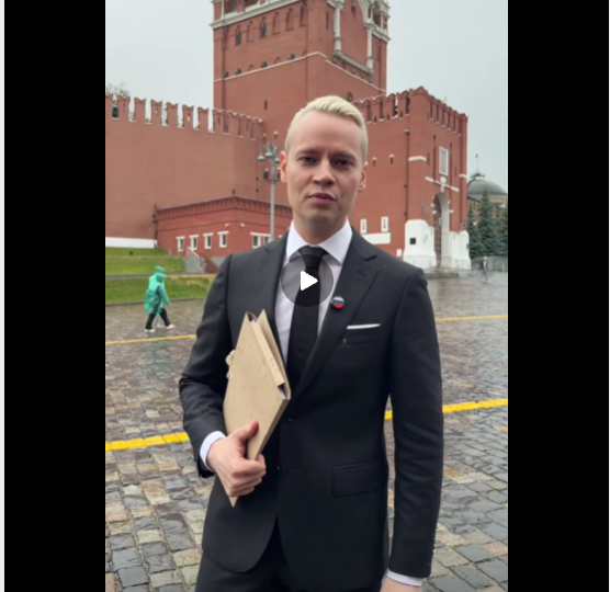 Сегодня в 12.00 будет раскрыта тайна загадочной папки. Реакция фанаток SHAMANа.