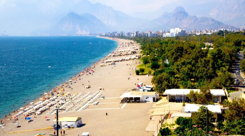 Температура воды летом 2026: где море прогревается раньше и где комфортнее в августе