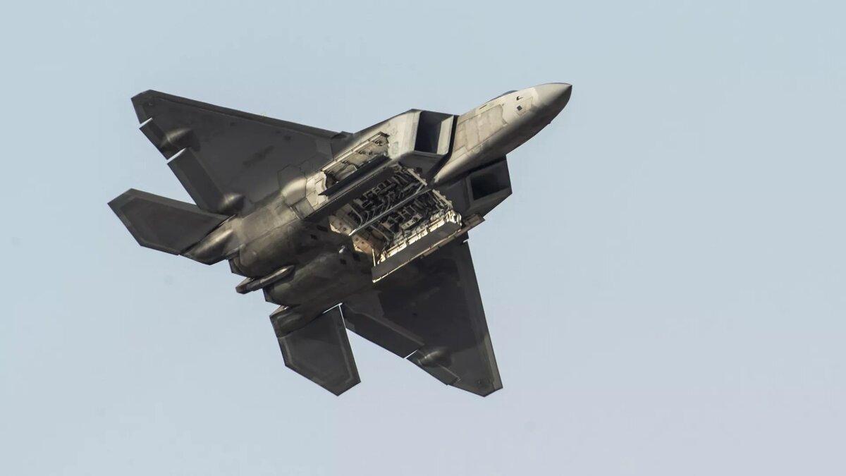 Истребитель F-22 ВВС США, архивное фото © Sputnik / Евгений Биятов