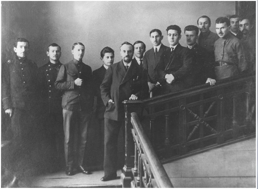 Ректор с правлением студенческого кружка Теплотехников https://museum.bmstu.ru/grinev.php